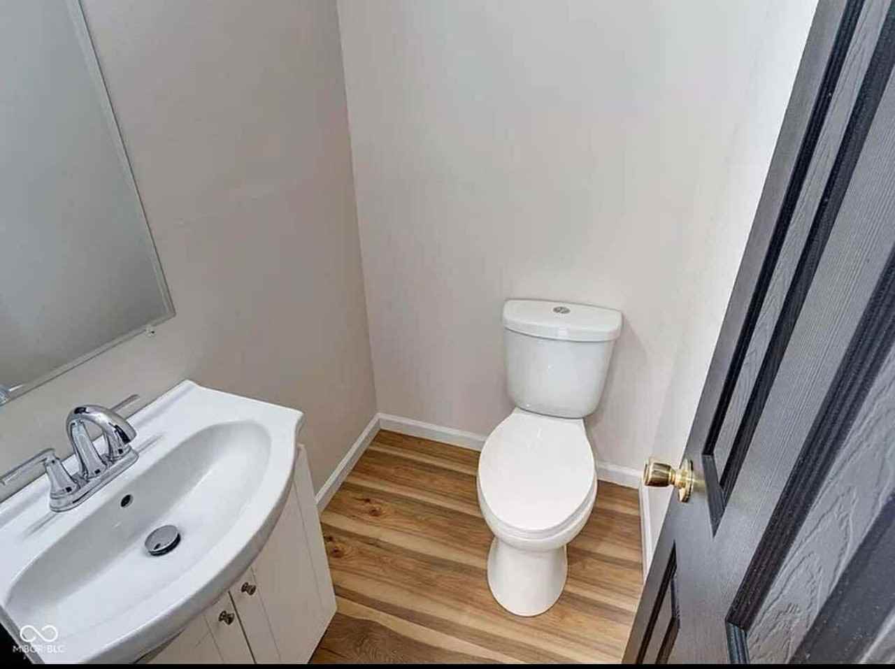 1135 Fairfield Ave #1135 - Photo 6 of 10