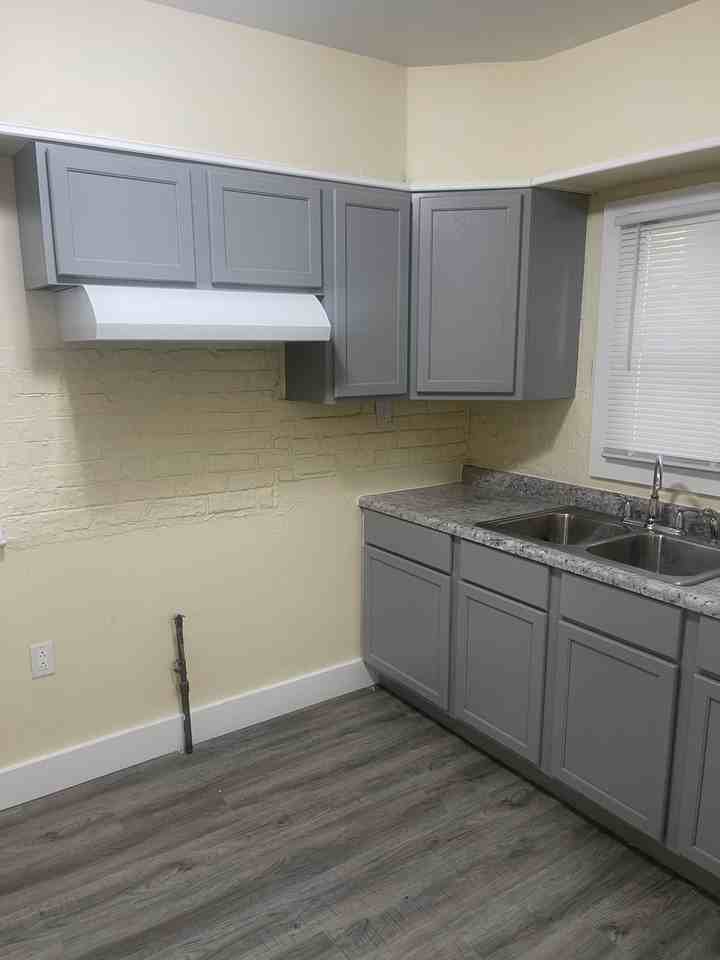 3643 Lincoln St #3643 - Photo 2 of 5