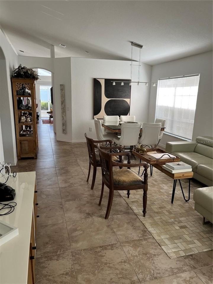 5136 Sterling Manor Dr - Photo 6 of 34