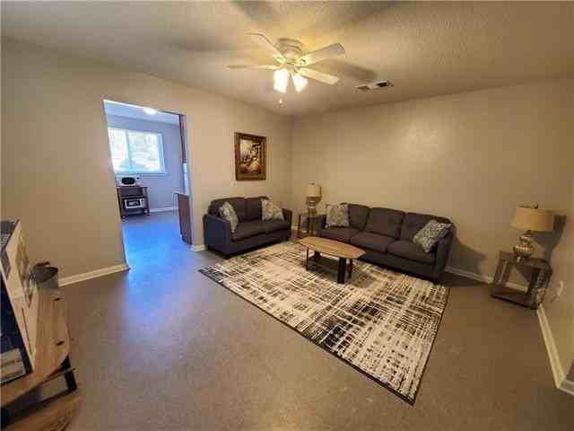 110 Tau St ##B - Photo 3 of 17