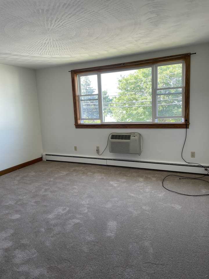 825 Sea Street #4 - Photo 3 of 5