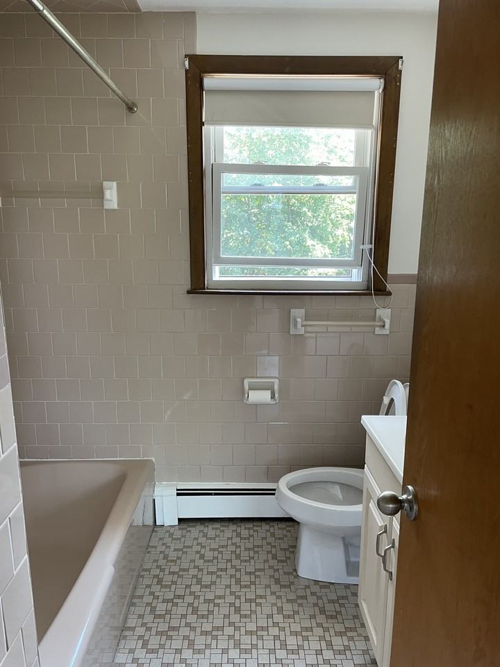 825 Sea Street #4 - Photo 2 of 5