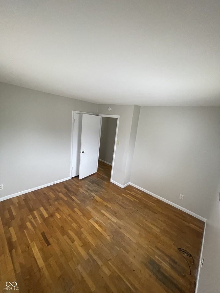 1950 Carrollton Ave - Photo 7 of 12