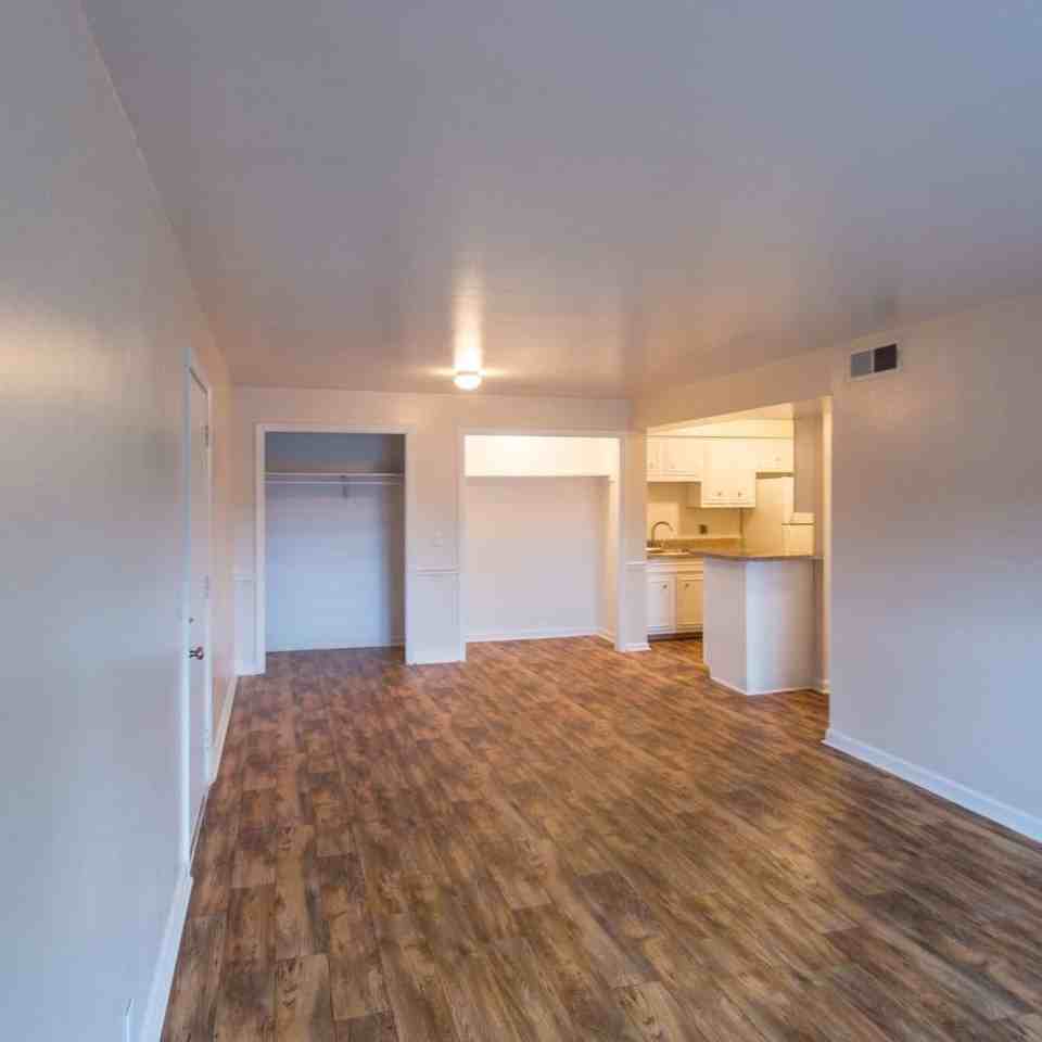 Union on Thompson - Photo 3 of 20