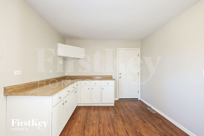 760 Larkdale Row - Photo 3 of 14