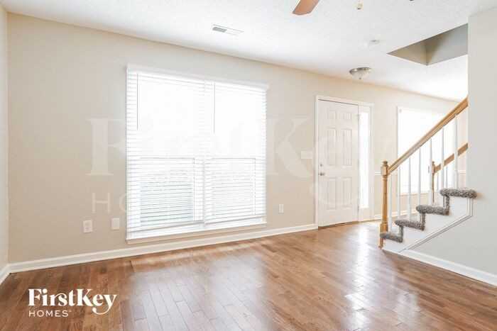 5001 Trellis Ct - Photo 3 of 15