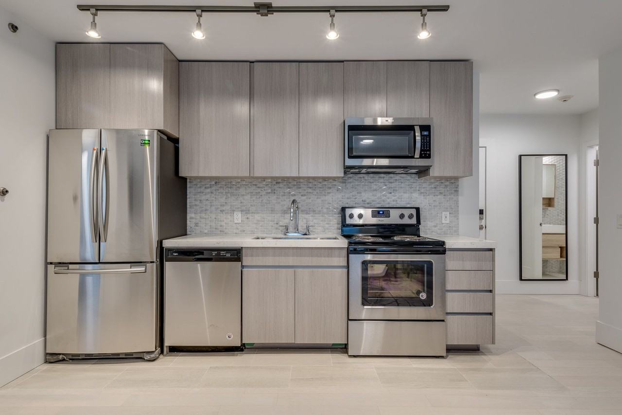 1425 Haro St - Photo 3 of 19