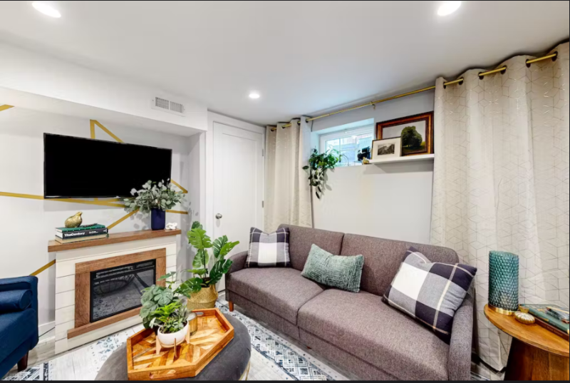 9036 48th Pl - Photo 5 of 12