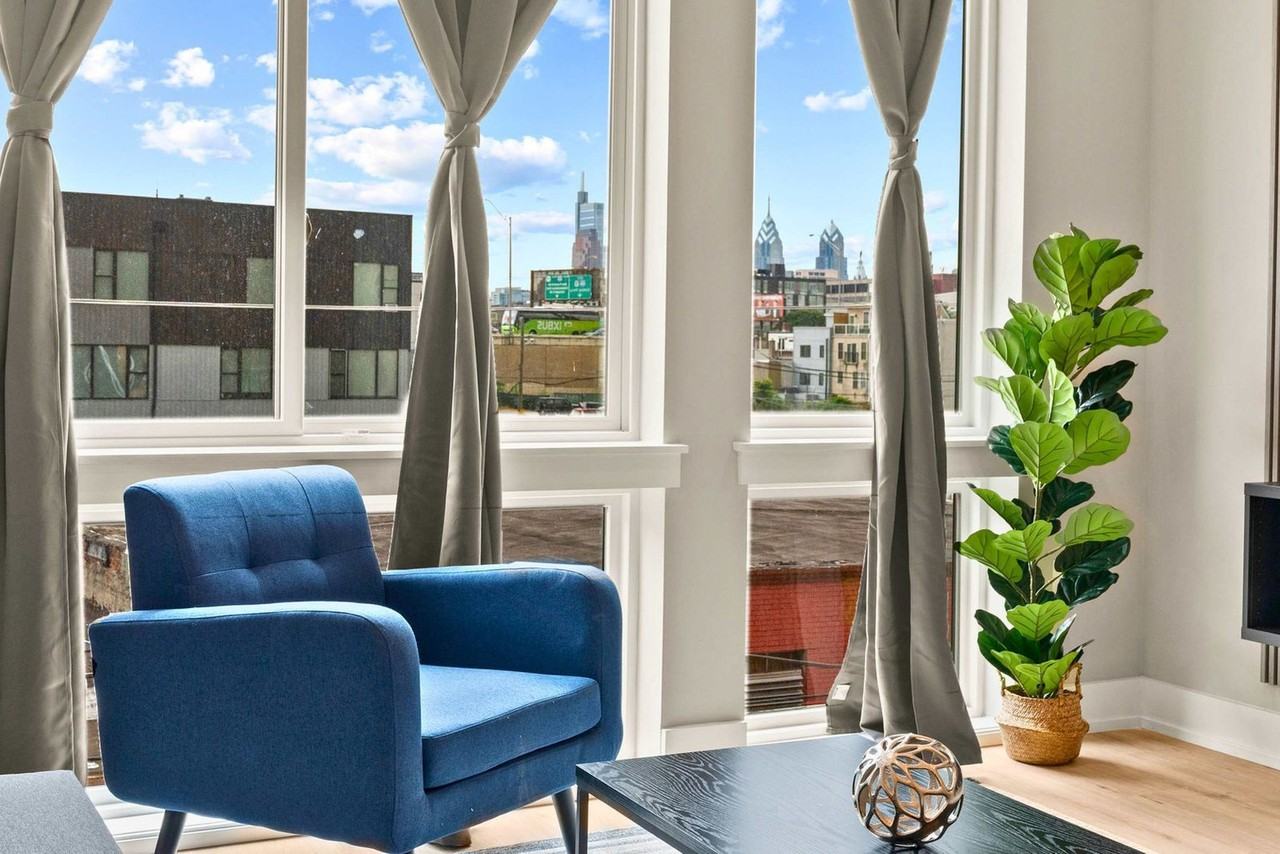 North Delaware Avenue 916 - Photo 2 of 97