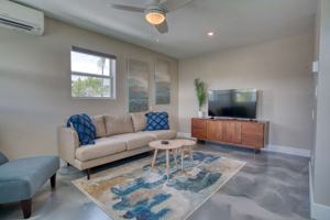 featured image of 126 Mango St