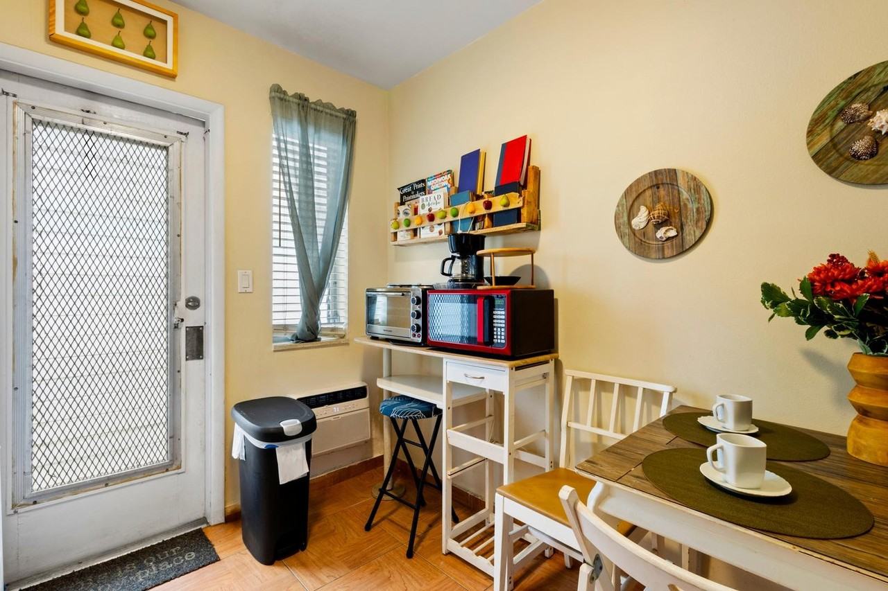 1739 Washington St #1239411P - Photo 5 of 30