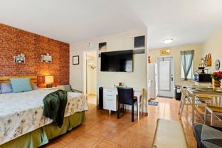 1739 Washington St - Photo 1 of 1
