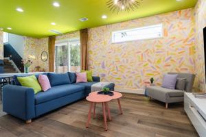 featured image of 2415 E 10th St