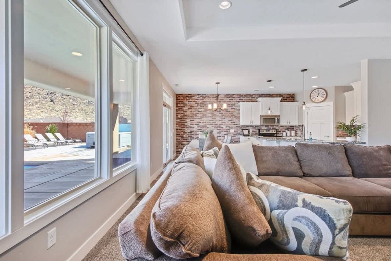 3364 2490 South #1250633P - Photo 4 of 50