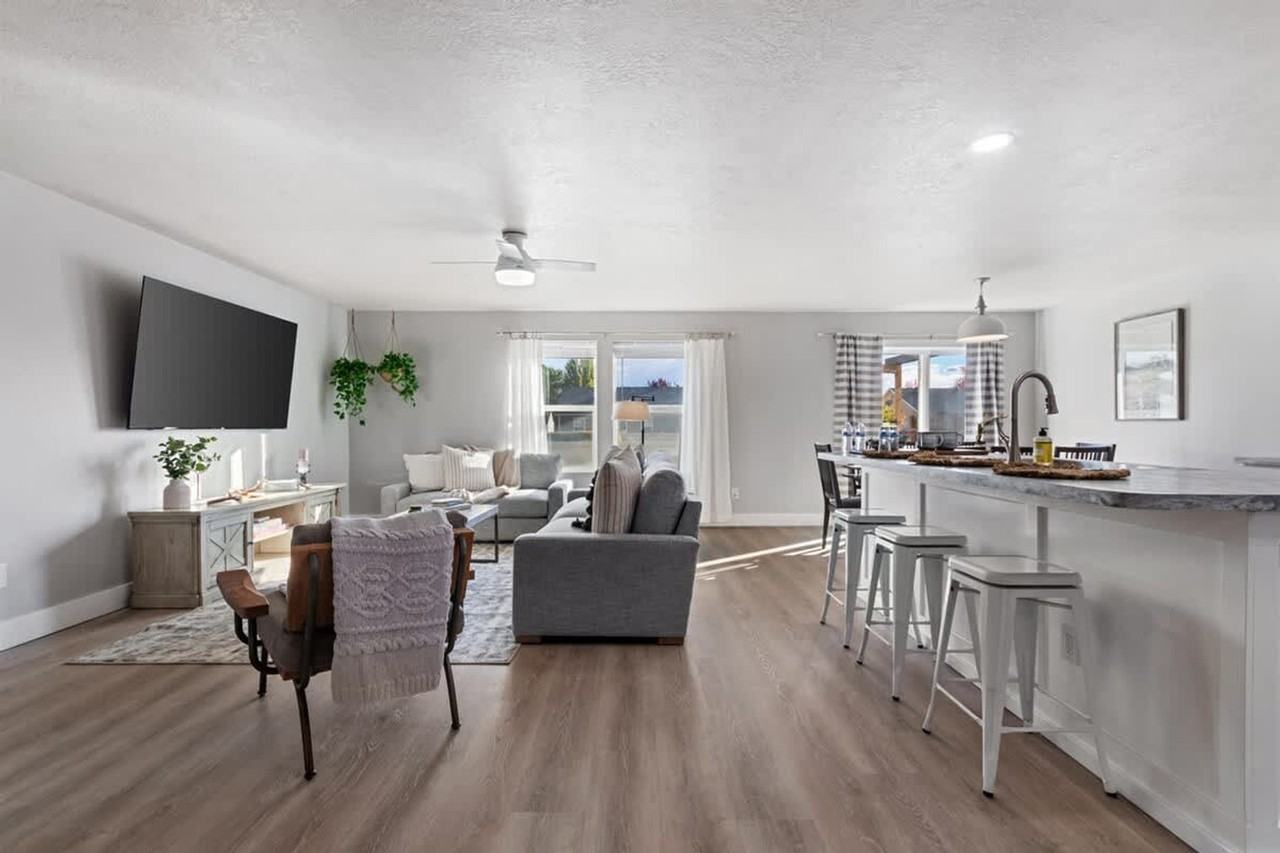 171 E Red Rock St #1250662P - Photo 5 of 41