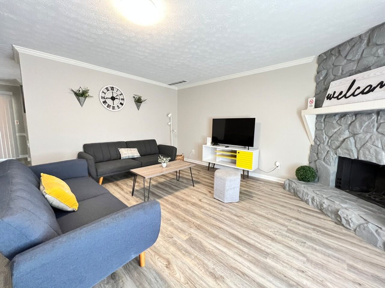 1301 Kings Ridge Dr #1254389P - Photo 4 of 26