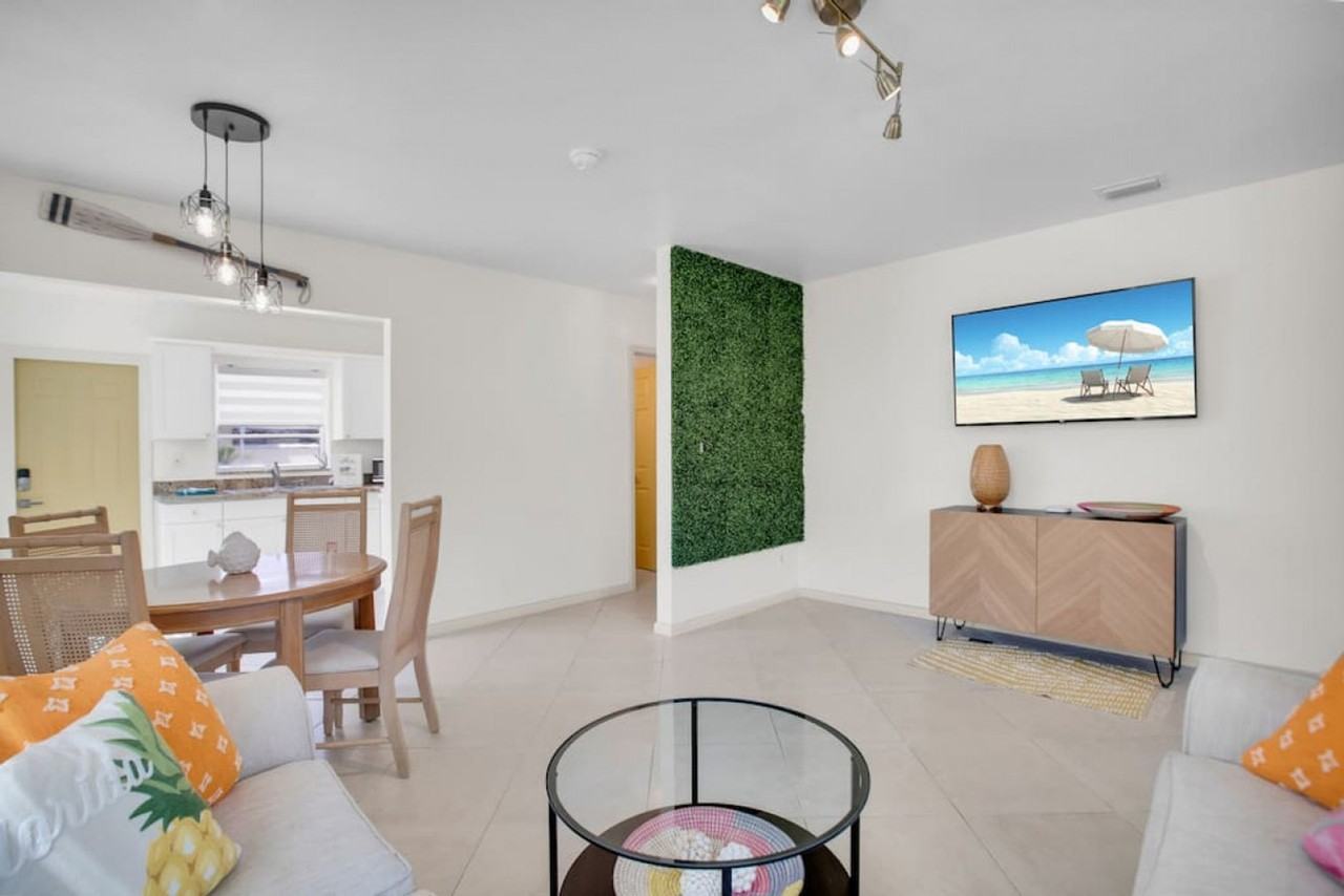 1850 Sw 24th St #1254556P - Photo 4 of 17