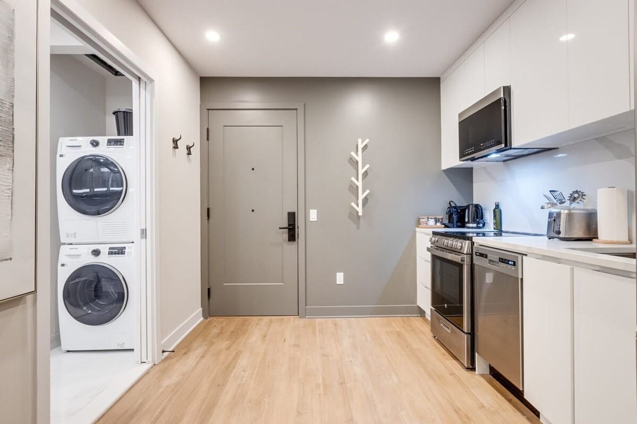 742 Rue William #1254790P - Photo 5 of 17