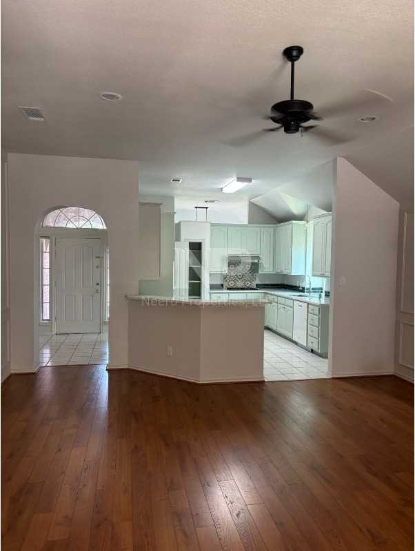 7828 Blossom Dr - Photo 3 of 36