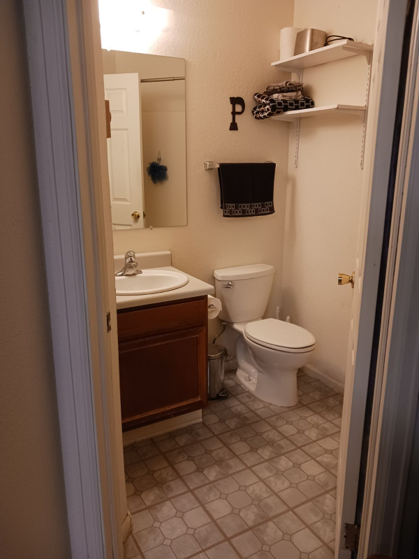 565 W Midway Blvd #1 - Photo 2 of 11