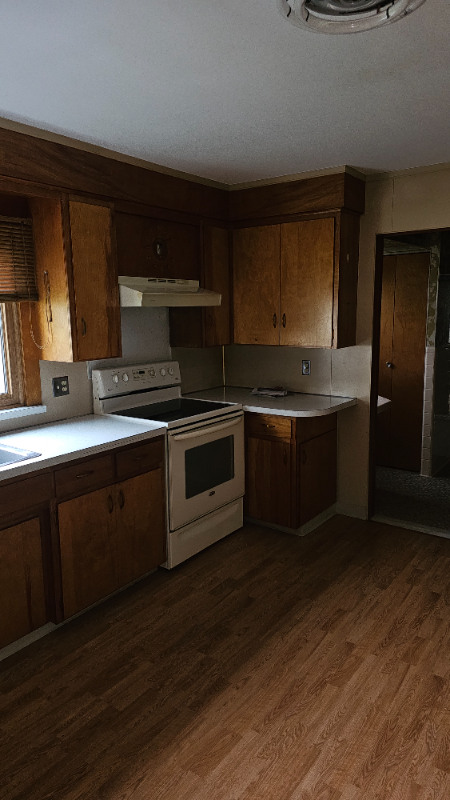 233 S Swan St - Photo 3 of 3