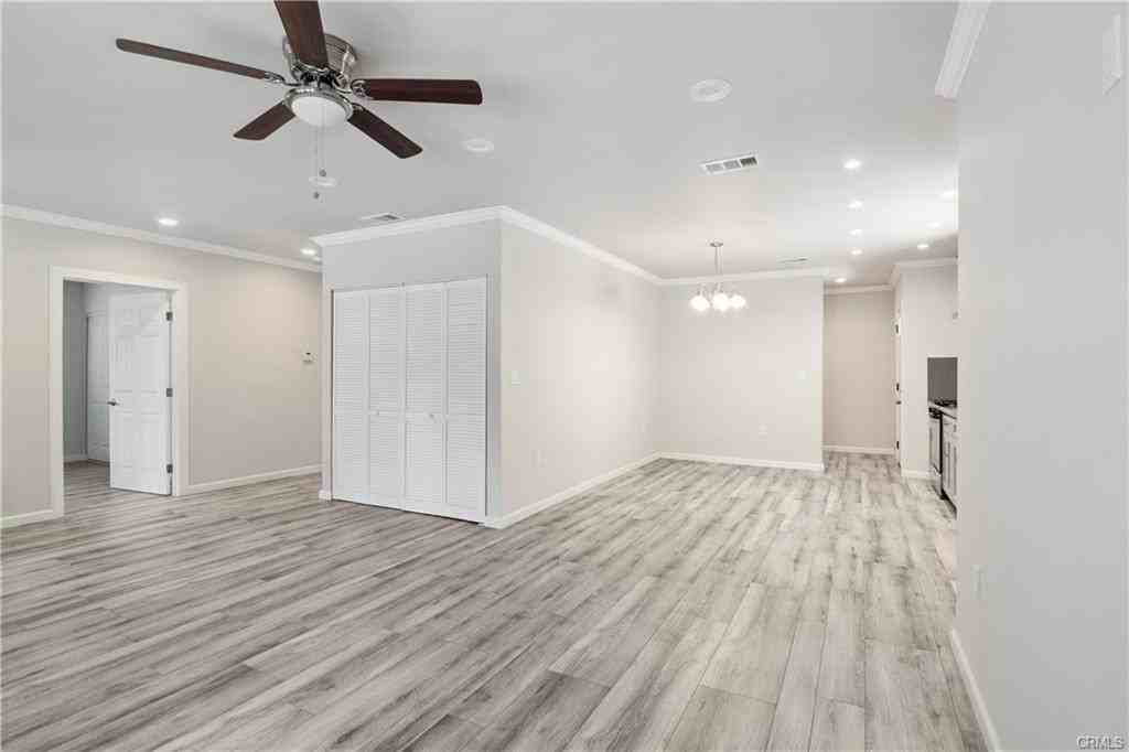 1319 N Hudson Ave - Photo 2 of 8