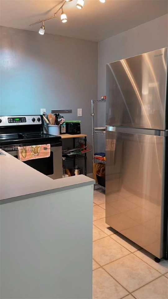 1673 Bay Rd - Photo 5 of 8