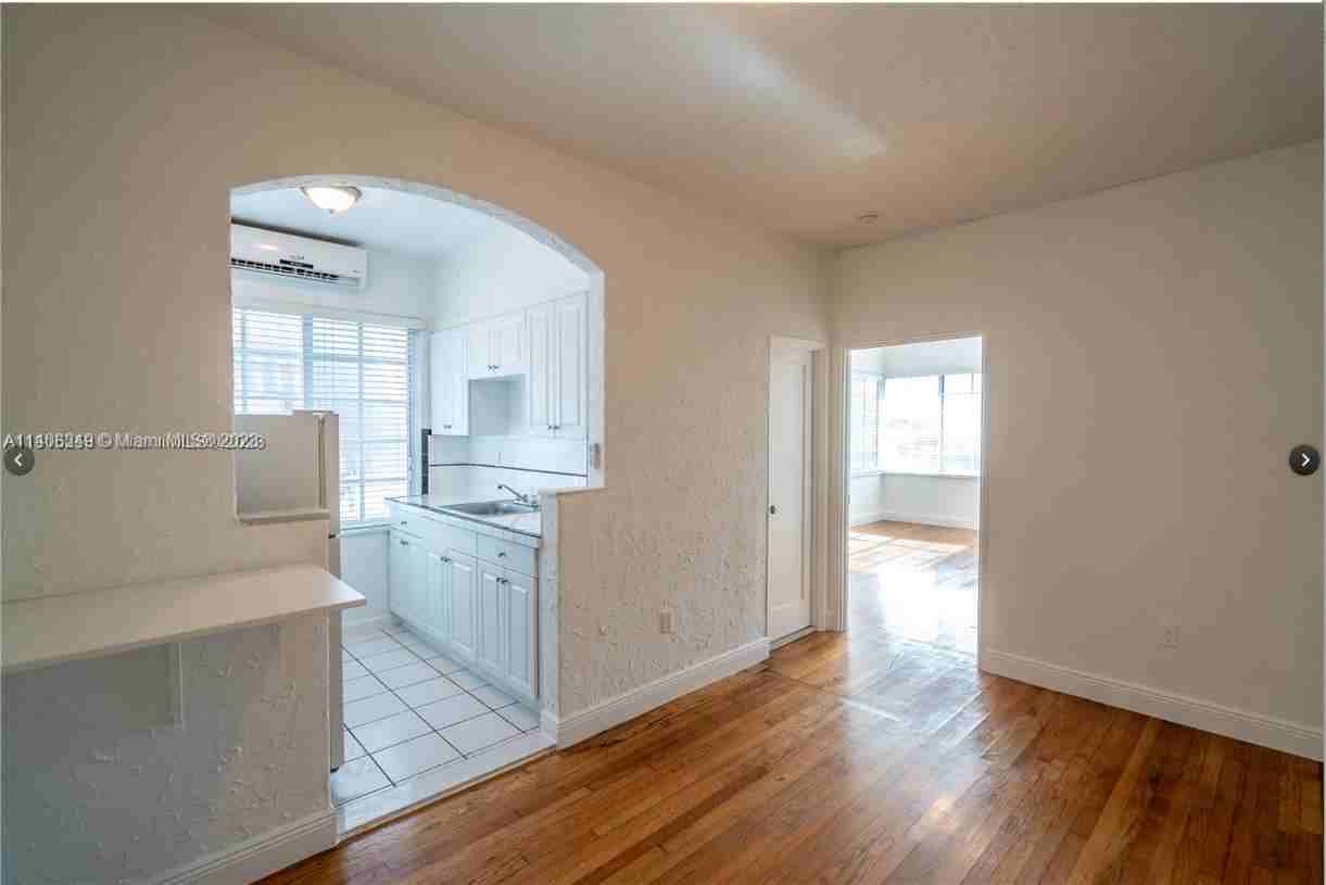 7934 Harding Ave - Photo 4 of 4