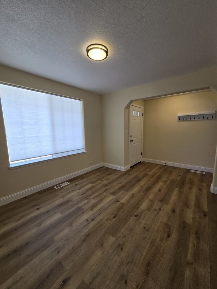 2987 San Mateo Dr #NA - Photo 3 of 17