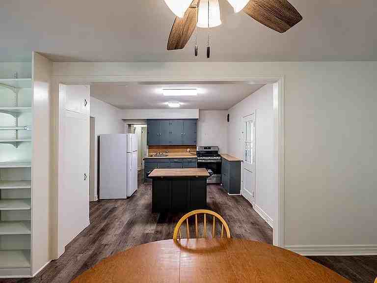 127 Hackberry Ave #NA - Photo 5 of 10