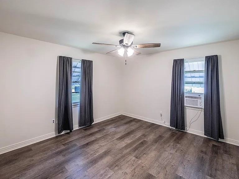 127 Hackberry Ave #NA - Photo 6 of 10