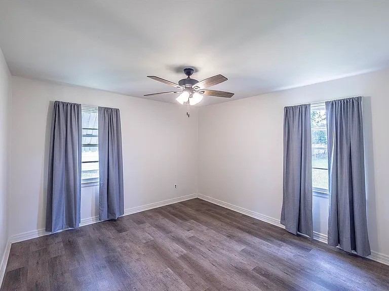 127 Hackberry Ave #NA - Photo 7 of 10