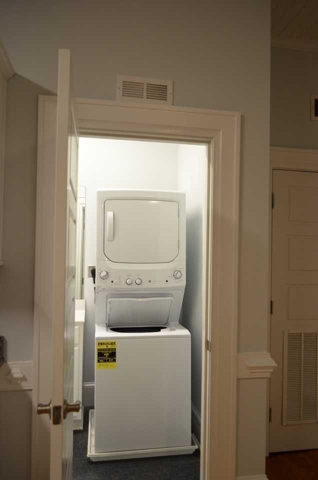 201 E Broad St #201 - Photo 2 of 5