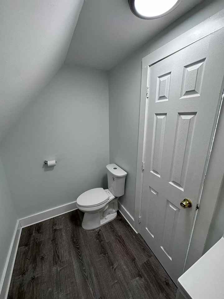 111 Laurel Hill Ave #3 - Photo 7 of 7