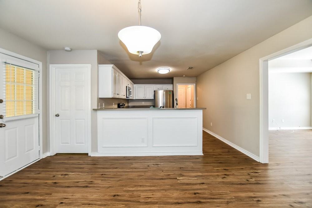 703 N Alamo Rd - Photo 7 of 19