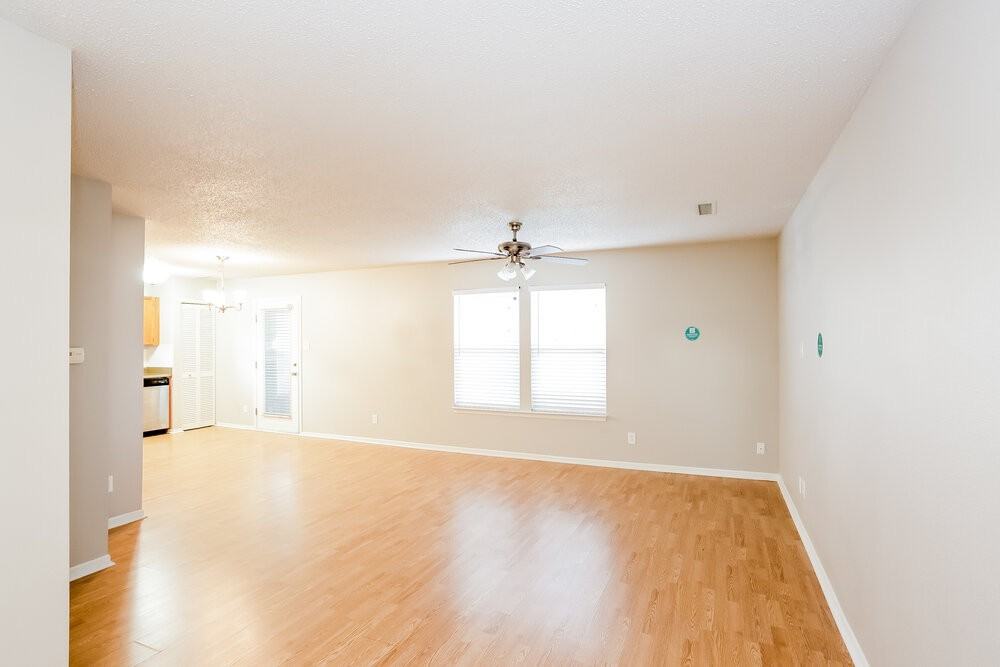 9117 Cherry Grove Court - Photo 5 of 17