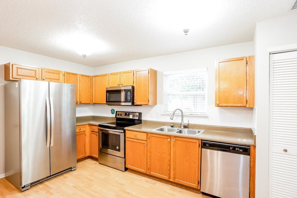 9117 Cherry Grove Court - Photo 6 of 17