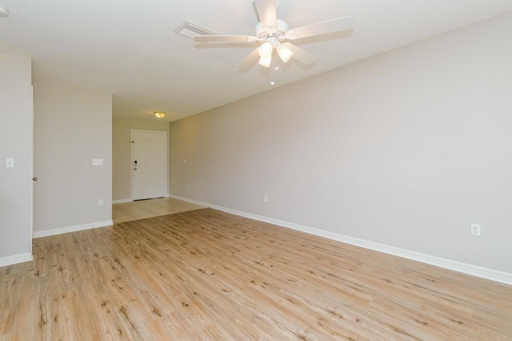 2438 Hibiscus Bay Ln - Photo 5 of 20