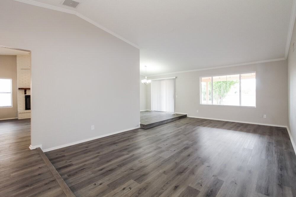 4222 N 101st Ave - Photo 3 of 16