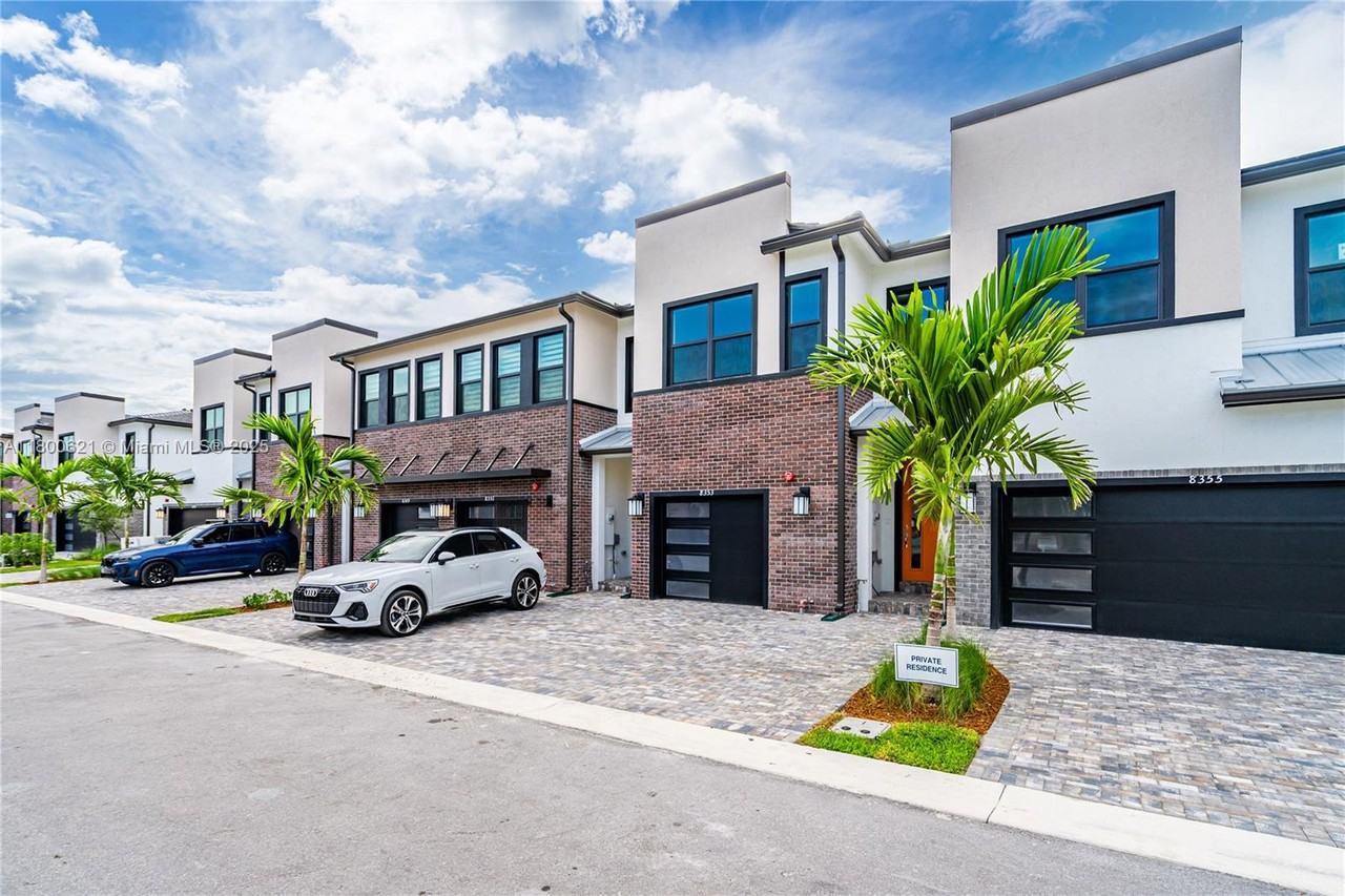 8353 Northwest 7th Place - Photo 2 of 29