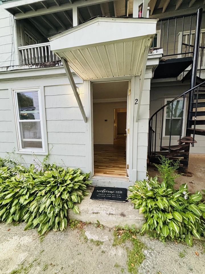 168 Ottawa St #2 - Photo 7 of 12