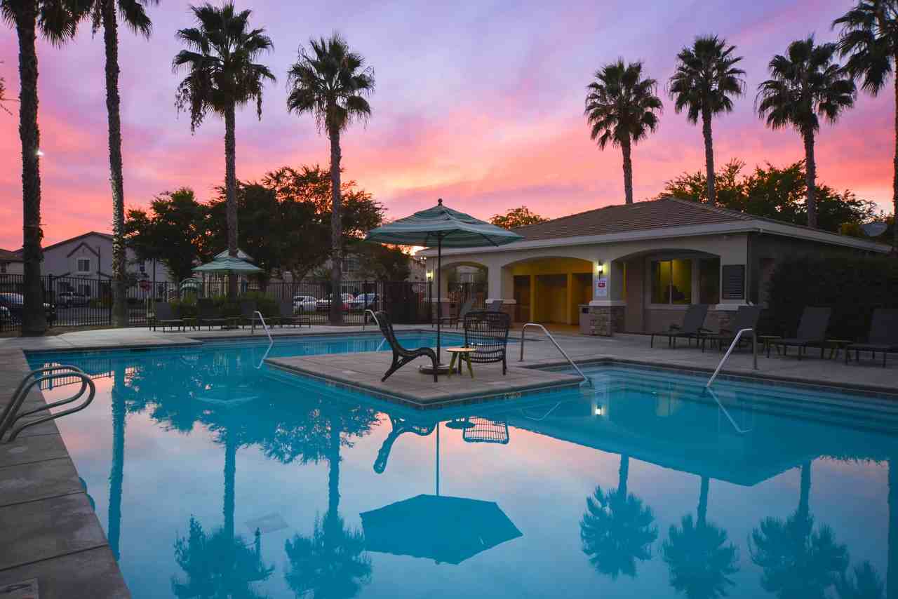 Parador Town Homes - Photo 5 of 25