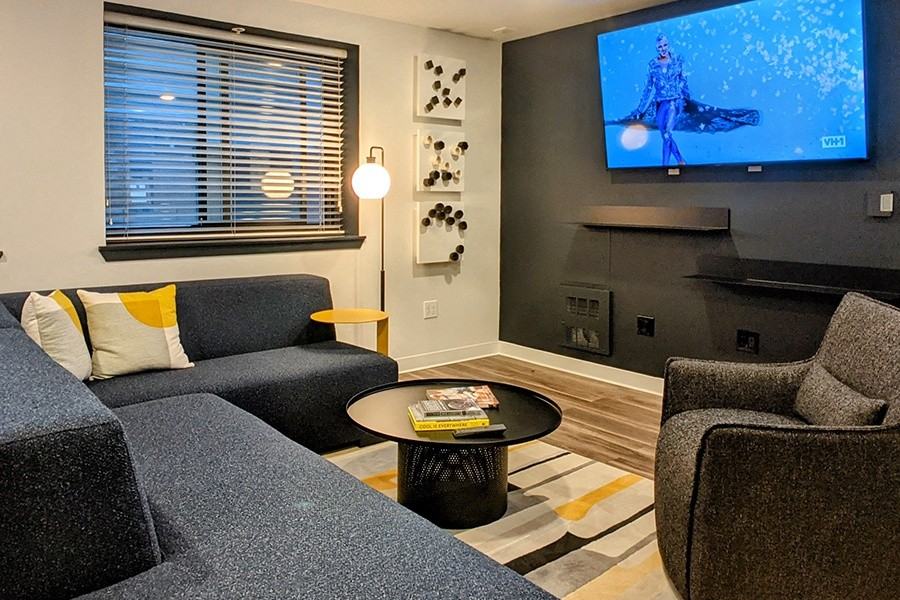 Nook on Valdez - Photo 6 of 33