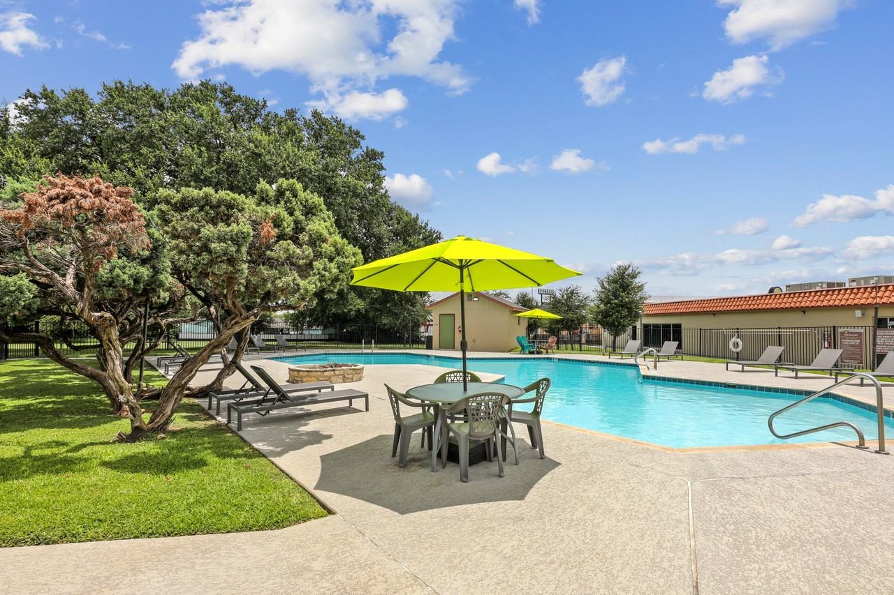 Oaks35 - Photo 2 of 25