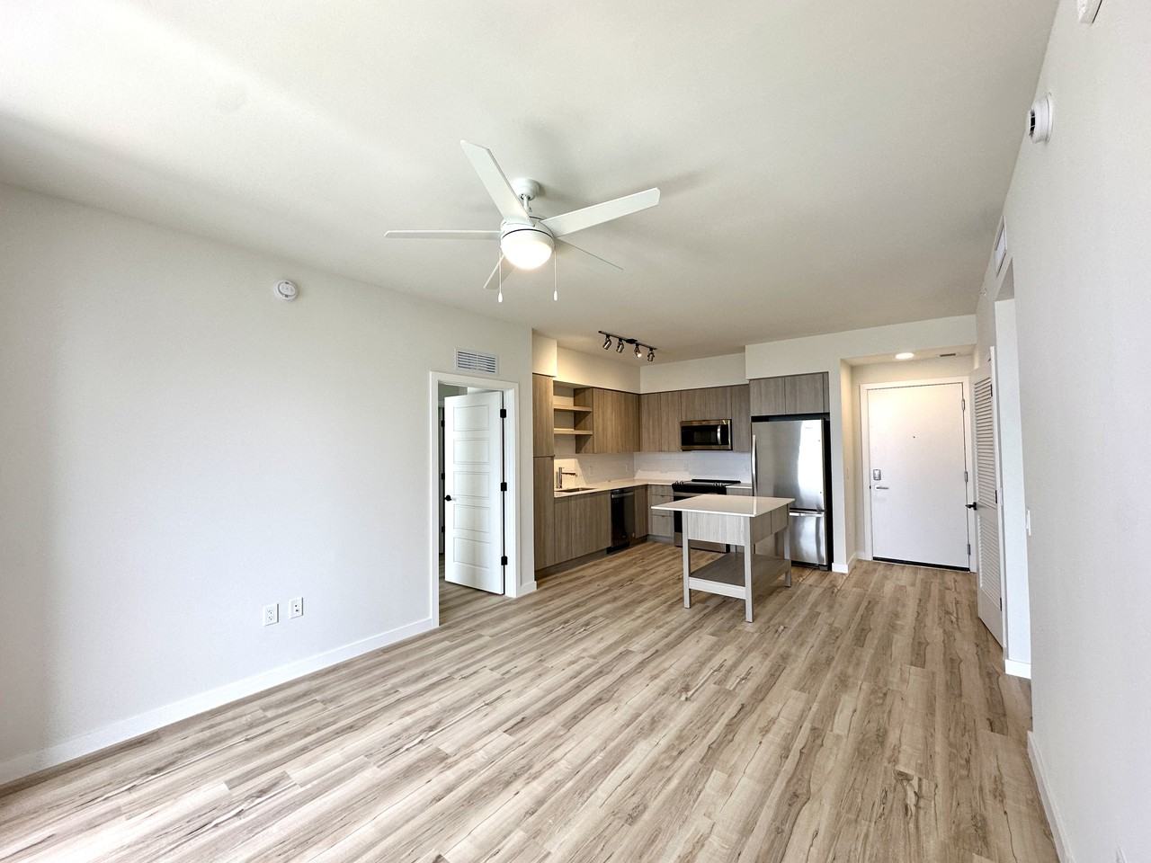 435 Southwest 5th Street #A4 - Photo 5 of 23