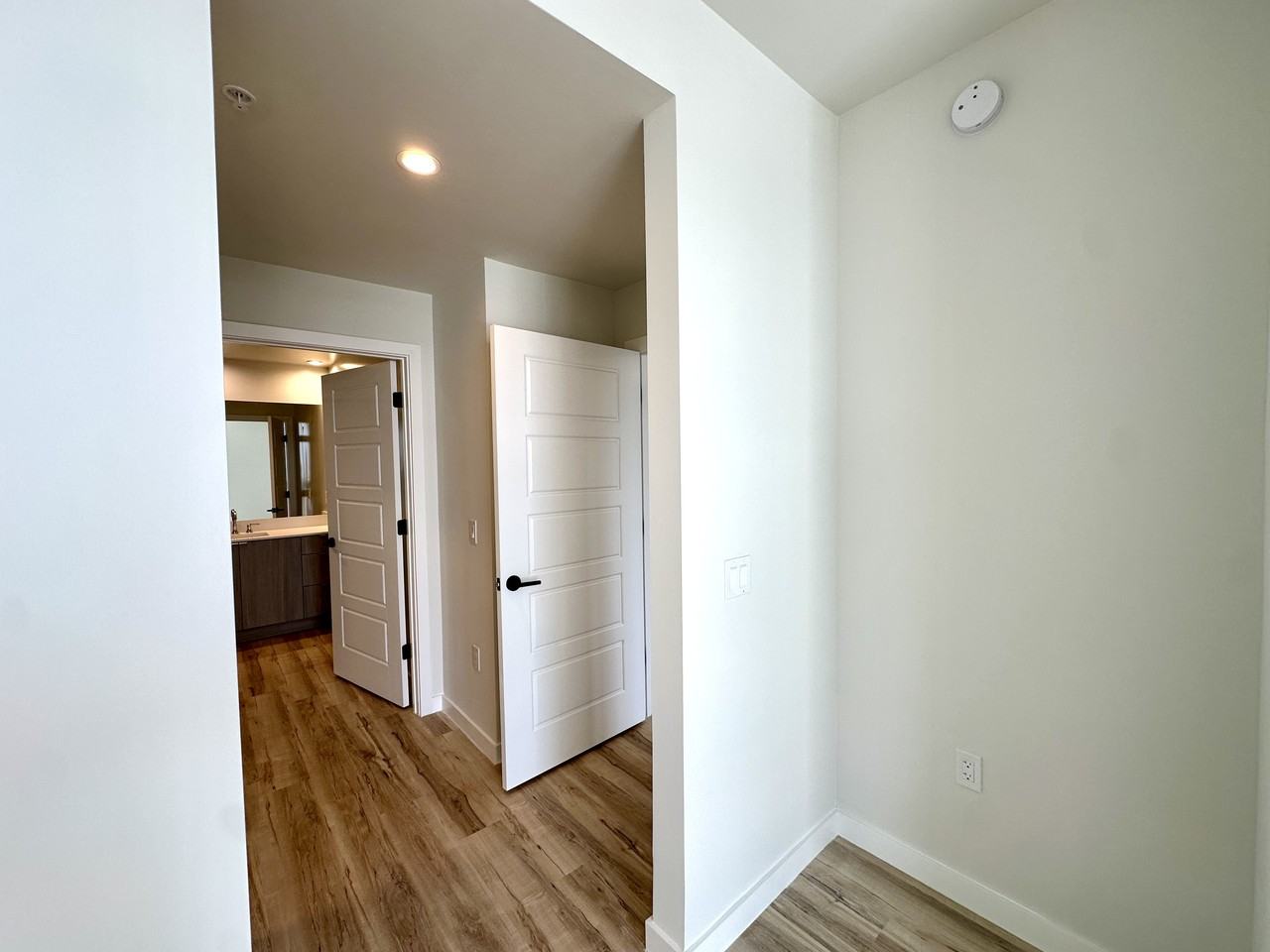 435 Southwest 5th Street #A4 - Photo 6 of 23