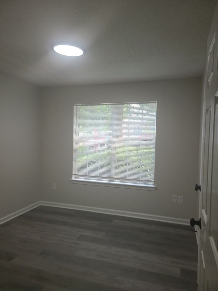 Towne Square Apartments - Photo 5 of 10