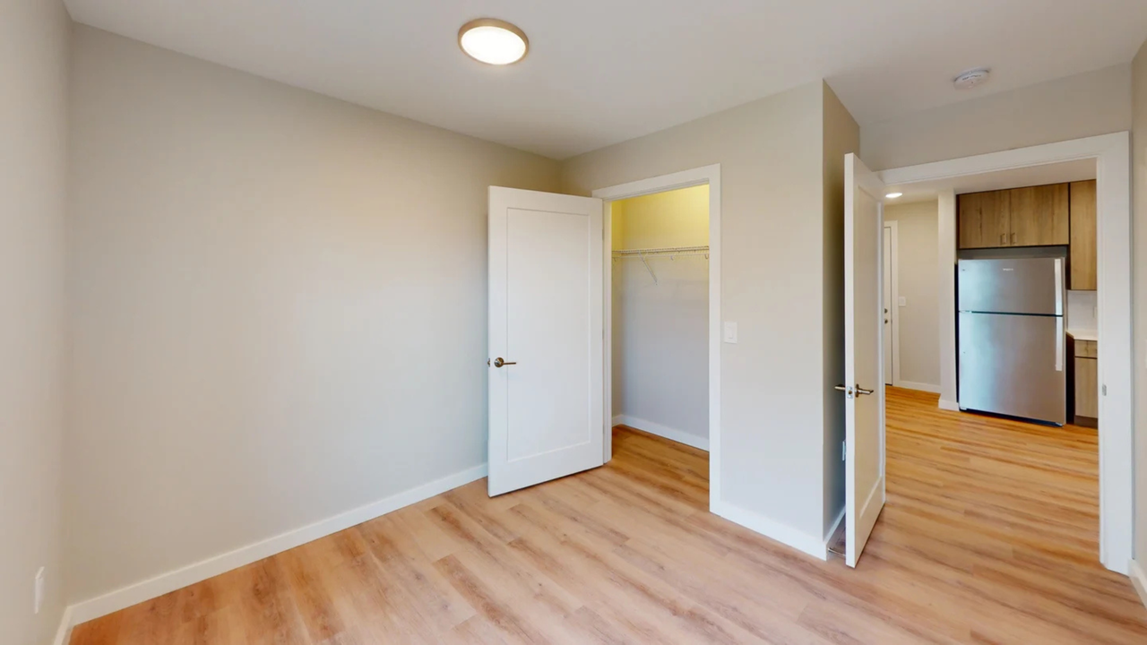 608 E Chalmers - Photo 3 of 50