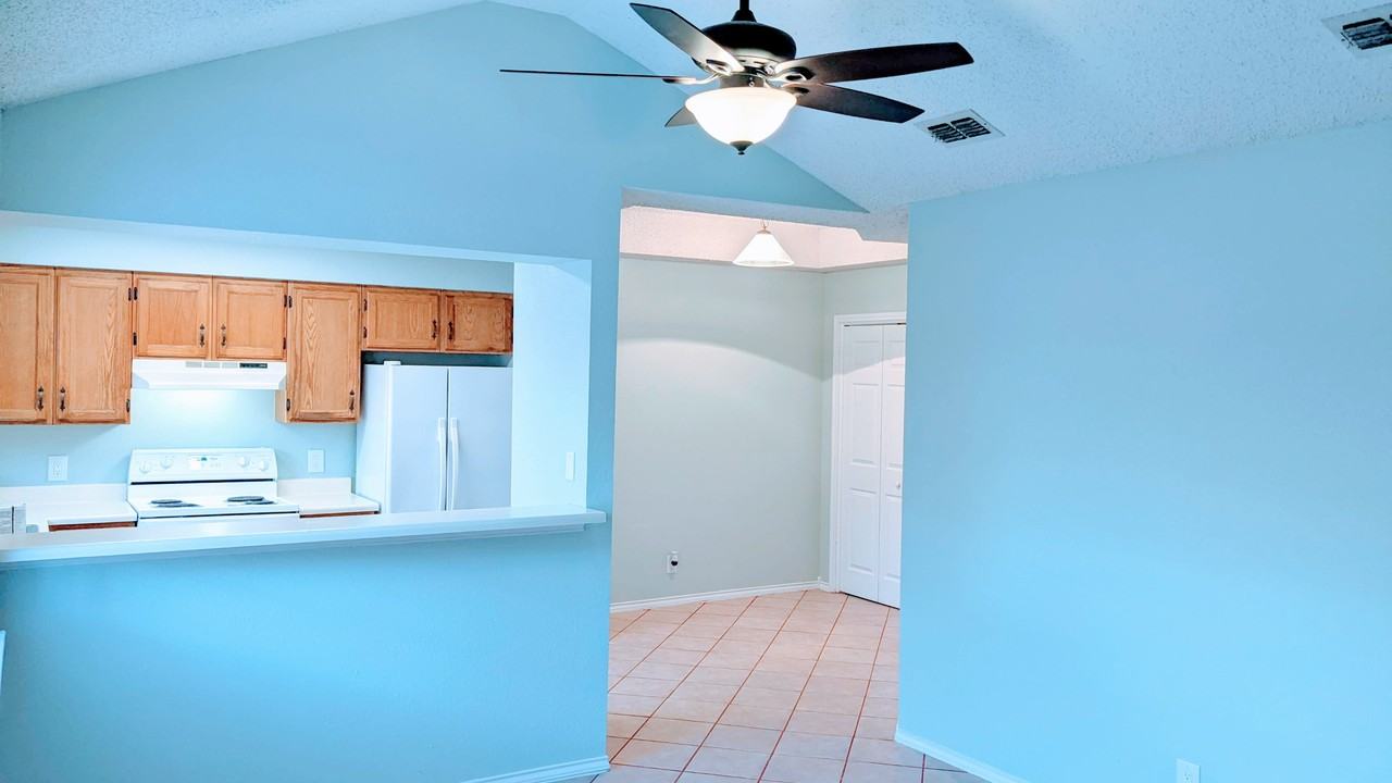 1820 Mercer St #4 - Photo 3 of 18