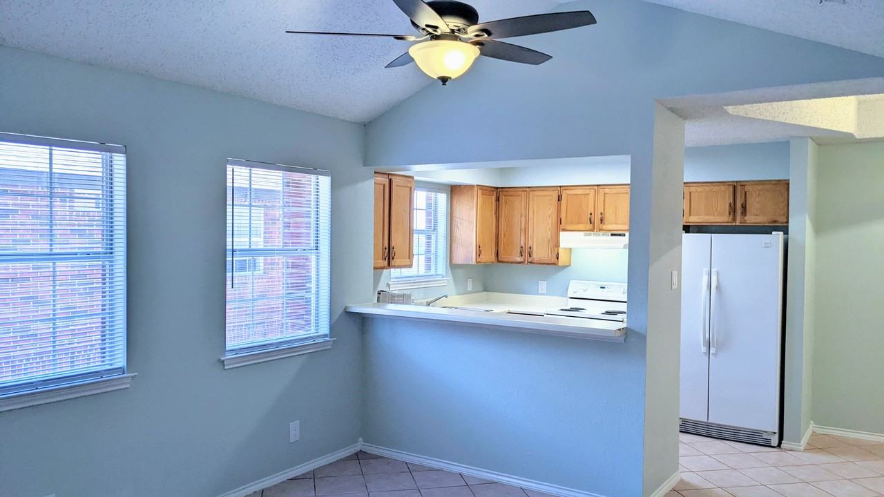 1820 Mercer St #4 - Photo 4 of 18